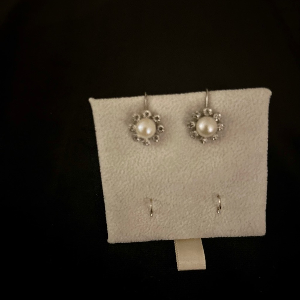 Vintage Cultured White Pearl Clip-on earrings